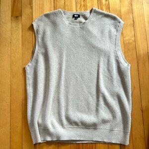 Beige Uniqlo gilet